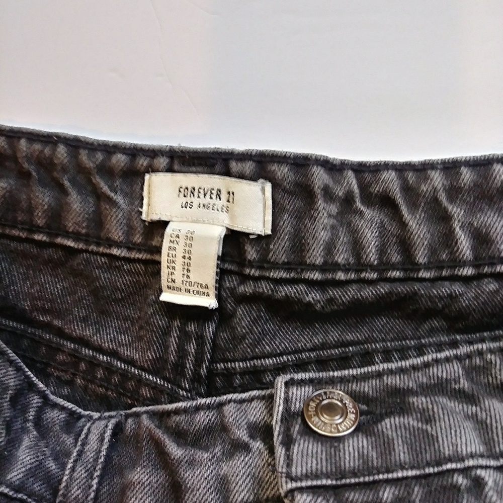 Forever 21 cut off faded black jean shorts